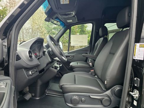 New 2025 Mercedes-Benz Sprinter 2500 image 19