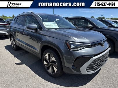 New 2025 Volkswagen Taos SE