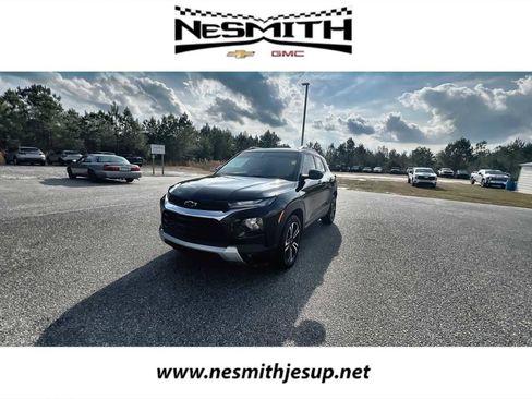 Used 2023 Chevrolet TrailBlazer LT image 1