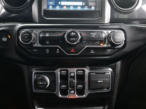 Used 2022 Jeep Wrangler Unlimited Sport image 18