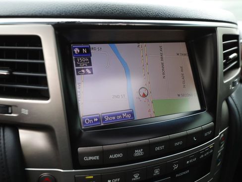 Used 2013 Lexus LX 570 4WD w/ Luxury Pkg image 27
