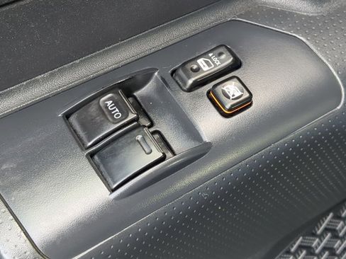 Used 2011 Toyota FJ Cruiser 4WD w/ Convenience Pkg image 11