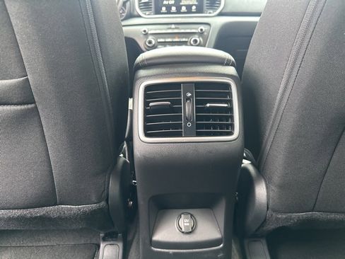 Used 2022 Kia Sportage LX image 28