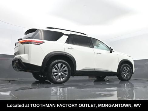 Used 2025 Nissan Pathfinder SV AWD/4WD image 26