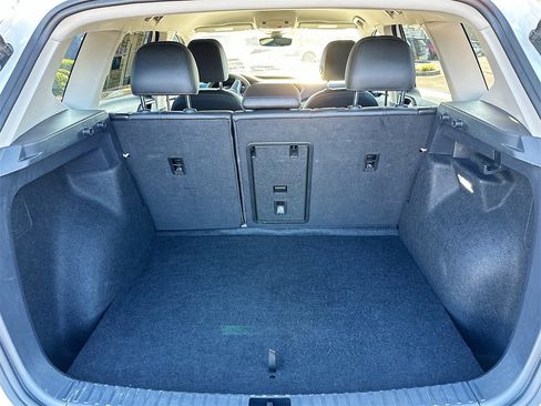 Used 2024 Volkswagen Taos SE image 15