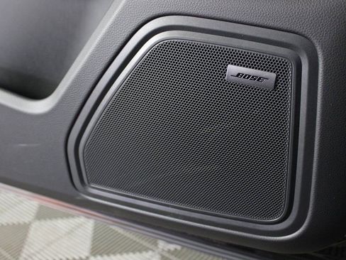 Certified 2025 Porsche Macan S image 16