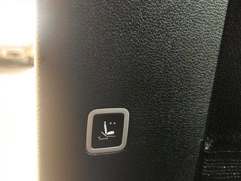 Used 2025 Chrysler Pacifica Select FWD image 22