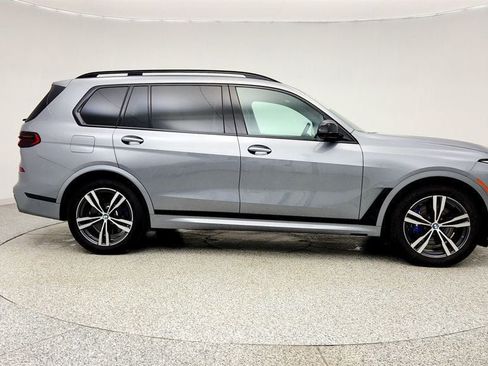 Used 2025 BMW X7 M60i AWD/4WD image 4