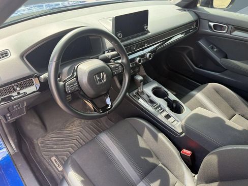 Used 2023 Honda Civic Sport image 4