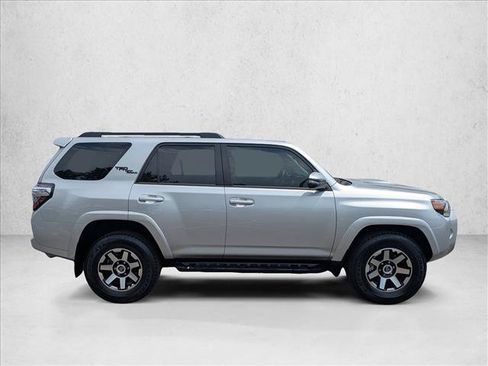 Used 2023 Toyota 4Runner TRD Off-Road Premium w/ Moonroof Package AWD/4WD image 4