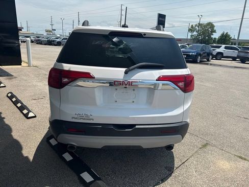 Used 2017 GMC Acadia SLT FWD image 4