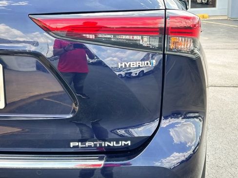 Used 2022 Toyota Highlander Platinum AWD/4WD image 9