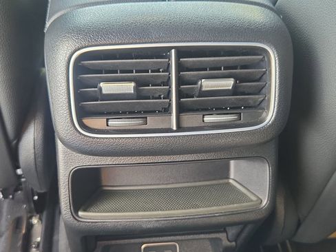 Used 2025 Mercedes-Benz GLE 450 4MATIC image 17