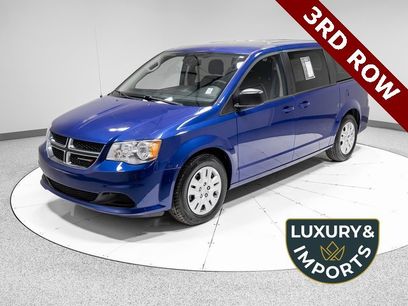 Used 2018 Dodge Grand Caravan SE w/ UConnect Hands-Free Group
