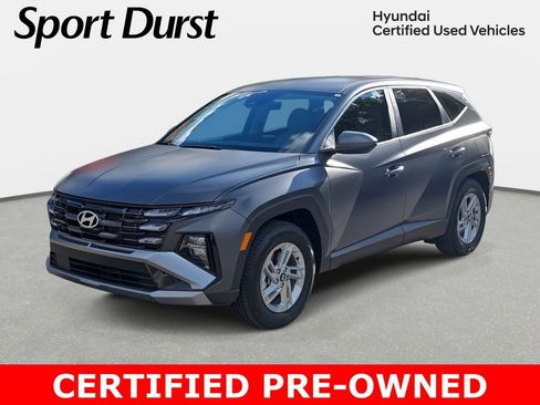 Used 2025 Hyundai Tucson SE image 1
