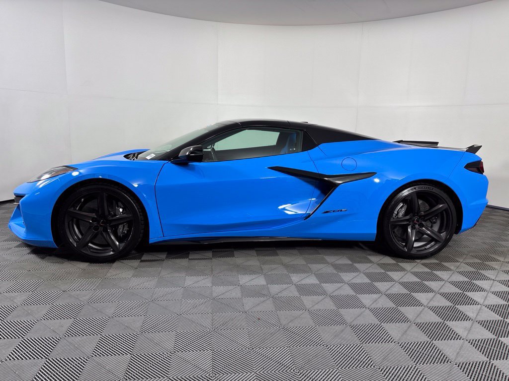 Certified 2023 Chevrolet Corvette Z06 w/ Stealth Interior Trim Package RWD image 2
