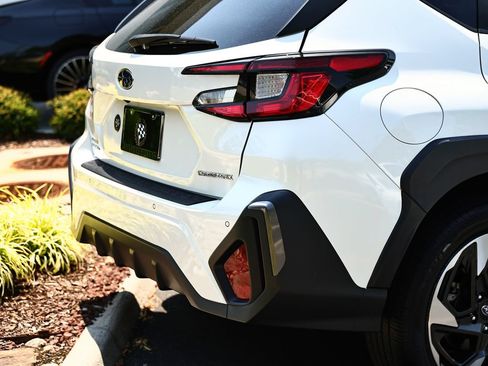 Used 2024 Subaru Crosstrek 2.5i Limited w/ Crosstrek Mirror Package AWD/4WD image 8