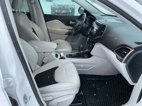 Used 2020 Jeep Cherokee Latitude Plus w/ Cold Weather Group image 22