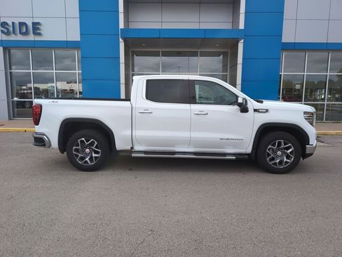 Used 2025 GMC Sierra 1500 SLT w/ SLT Premium Plus Package image 1