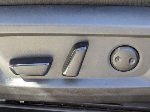 Used 2023 Nissan Rogue SV image 22