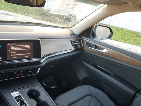 Certified 2024 Volkswagen Atlas SE FWD image 21