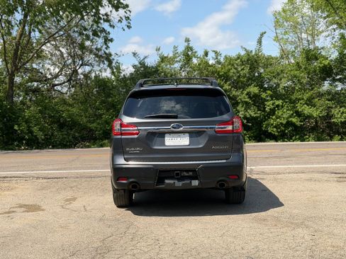 Used 2019 Subaru Ascent Premium image 3