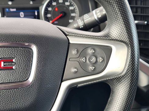 Used 2023 GMC Acadia SLE image 28