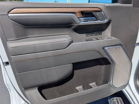 New 2026 Chevrolet Silverado 1500 High Country AWD/4WD image 15