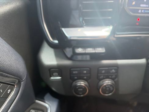 Used 2023 Chevrolet Silverado 1500 High Country w/ High Country Premium Package AWD/4WD image 21