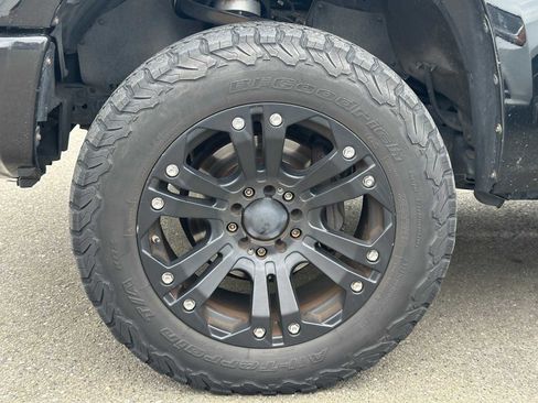 Used 2016 Toyota Tundra Limited w/ Limited Premium Package image 4