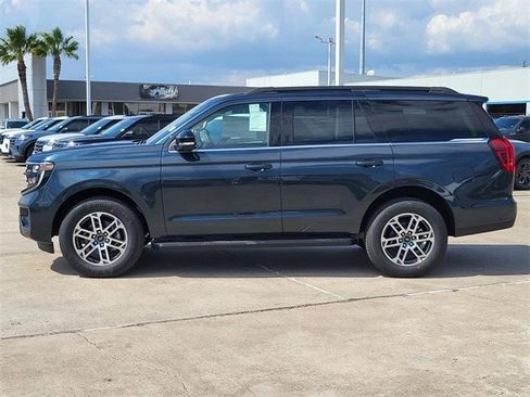 New 2025 Ford Expedition Active image 5