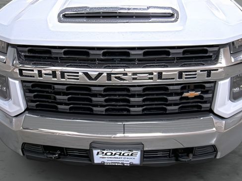 Used 2021 Chevrolet Silverado 2500 LT w/ Snow Plow Prep/Camper Package image 16