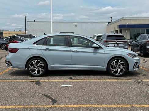 New 2025 Volkswagen Jetta SEL image 6