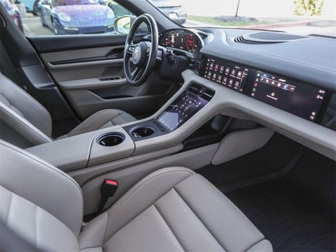 Certified 2024 Porsche Taycan 4S image 34