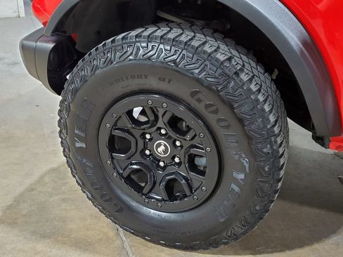 Used 2023 Ford Bronco Wildtrak AWD/4WD image 45