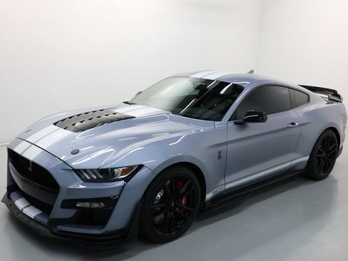 Used 2022 Ford Mustang Shelby GT500 w/ Technology Package RWD image 2