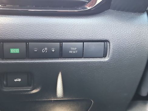 Used 2020 Nissan Sentra SV w/ SV Premium Package FWD image 10