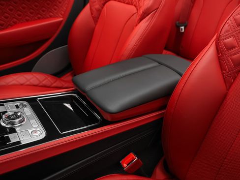Used 2024 Bentley Continental GT Mulliner AWD/4WD image 52