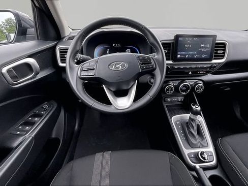 Used 2026 Hyundai Venue SEL FWD image 8