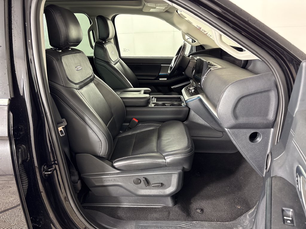 Certified 2025 Ford Expedition Platinum AWD/4WD image 7