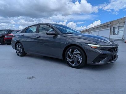 Used 2025 Hyundai Elantra Limited