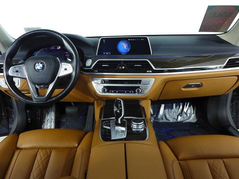 Used 2021 BMW 740i 740i w/ Premium Package image 25