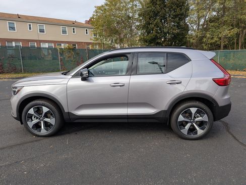 New 2026 Volvo XC40 B5 Plus w/ Protection Package Premier image 6