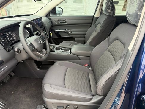New 2026 Nissan Pathfinder SV image 11