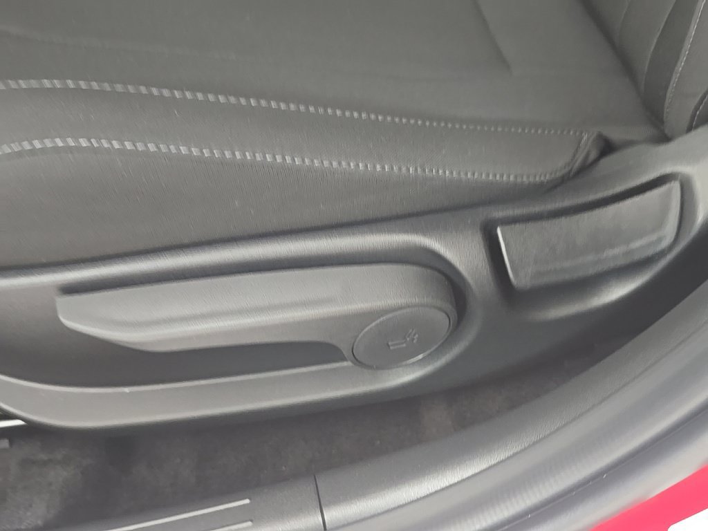 Certified 2025 Hyundai Elantra SEL FWD image 13