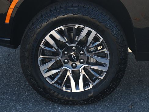 Used 2025 Chevrolet Tahoe Z71 image 41