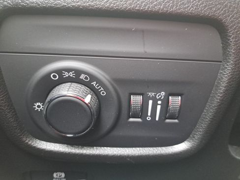 Used 2023 Jeep Grand Cherokee L Laredo AWD/4WD image 26