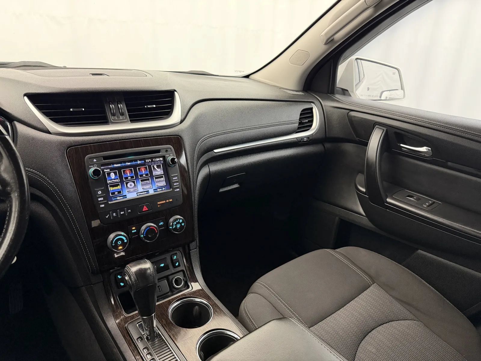 Used 2015 Chevrolet Traverse LT w/ Style and Technology Package FWD image 15