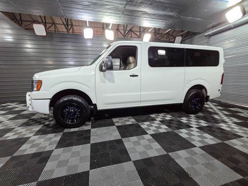 Used 2019 Nissan NV 3500 SL image 8