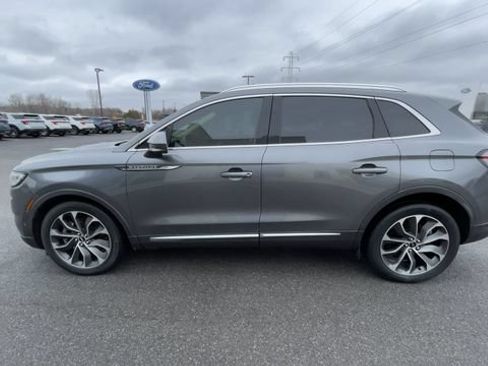 Used 2022 Lincoln Nautilus Reserve AWD/4WD image 5